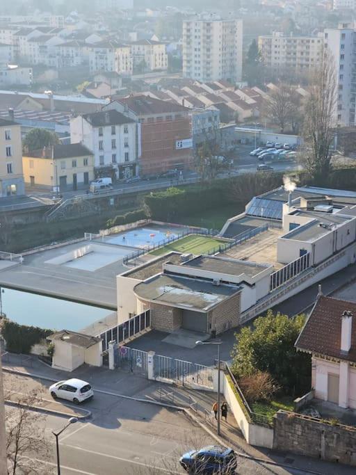 Renovated 2-Bed Apartment 2 Min From Lyon Oullins Exterior photo